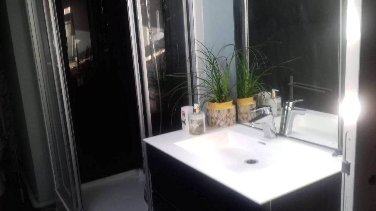 Chambre dans maison privée Awoingt Extérieur photo